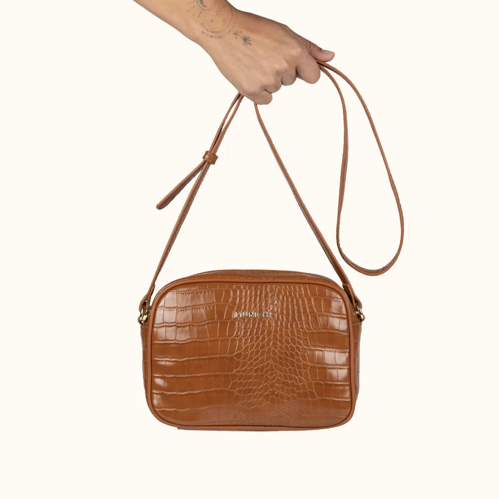 Mujer MUNICH Colección Mujer|Bolsos Pequeños<BLOCK CROCO FW25 CROSSBODY CAMERA C/BROWN